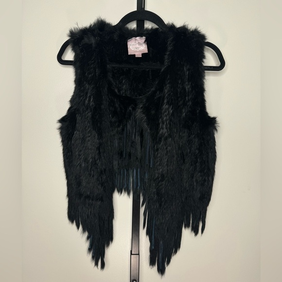 Romeo & Juliet Couture Rabbit Fur Fringe Vest - Boho Chic Meets Luxury - Picture 1 of 4